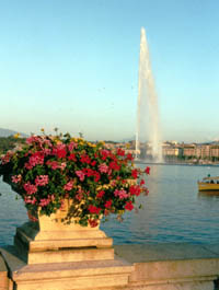 Женевское озеро с самым высоким в мире фонтаном